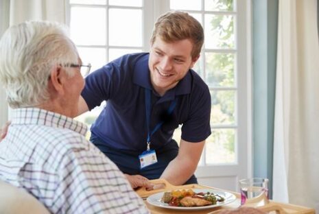 Helping Loved Ones Settle into Dementia Care with Compassion